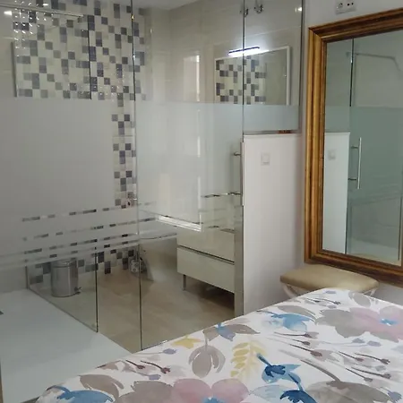 Esplendido Apartamento, Carihuela Edificio El Remo, Primera Linea Daire