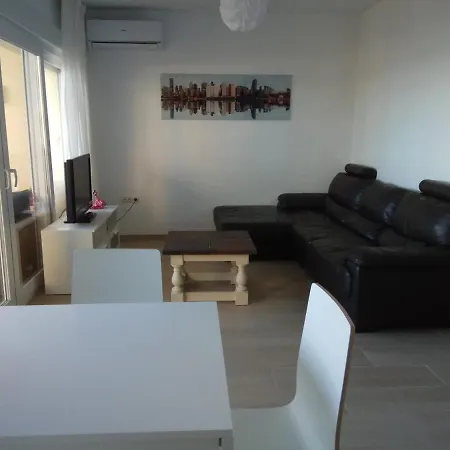 Esplendido Apartamento, Carihuela Edificio El Remo, Primera Línea