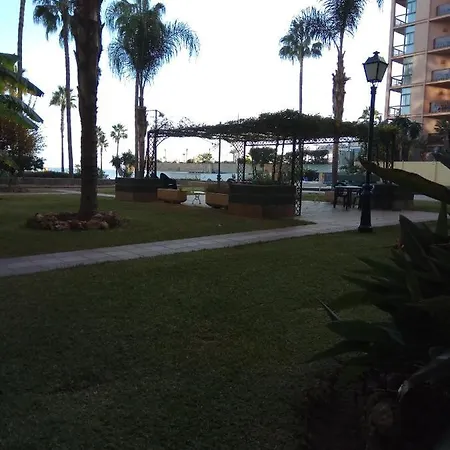 Esplendido Apartamento, Carihuela Edificio El Remo, Primera Línea *