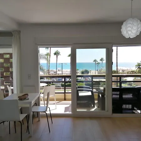 Esplendido Apartamento, Carihuela Edificio El Remo, Primera Línea
