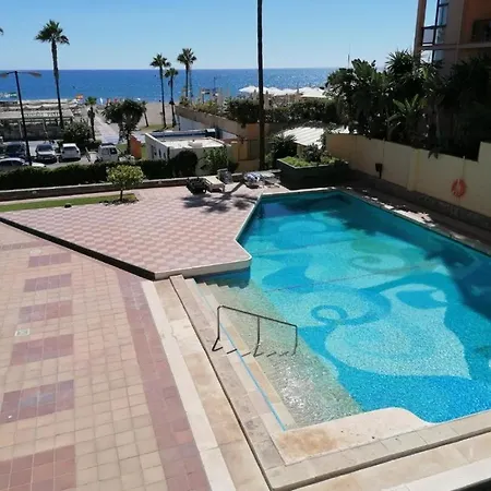Esplendido Apartamento, Carihuela Edificio El Remo, Primera Linea Апартаменты Торремолинос