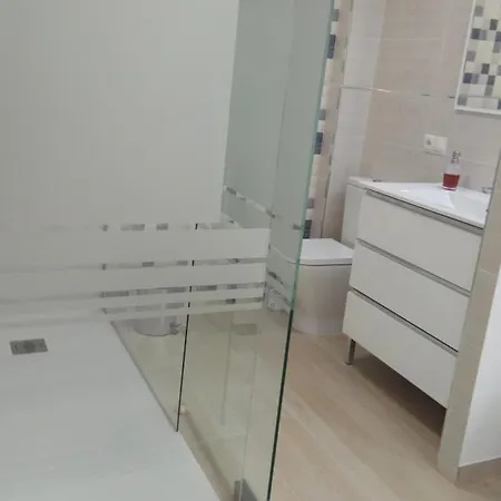Esplendido Apartamento, Carihuela Edificio El Remo, Primera Linea *